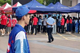 达拉斯潮男天团？东契奇西装暴徒太帅气 眼神坚毅气场全开